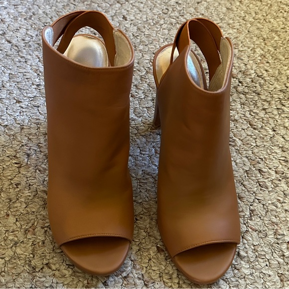 Stuart Weitzman “Hereitis” open toe bootie.  Medium brown, smooth leather.EUC - Picture 2 of 9